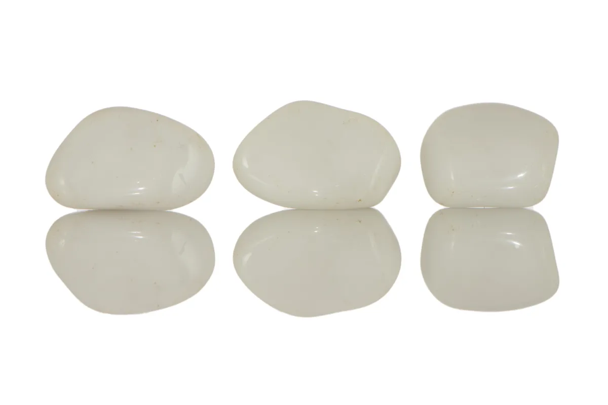 Biały opal