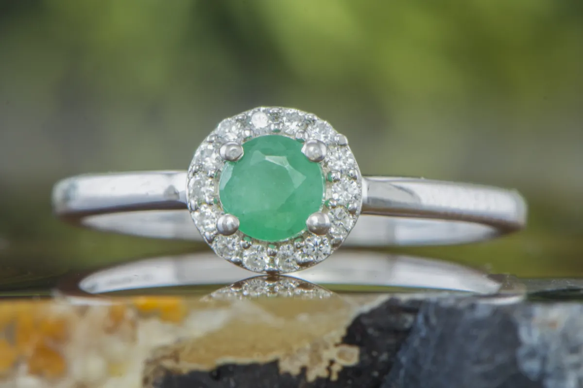 Srebrny pierścionek ze szmaragdem (emerald)