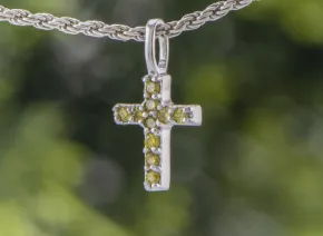 Krzyż z żółtymi diamentami