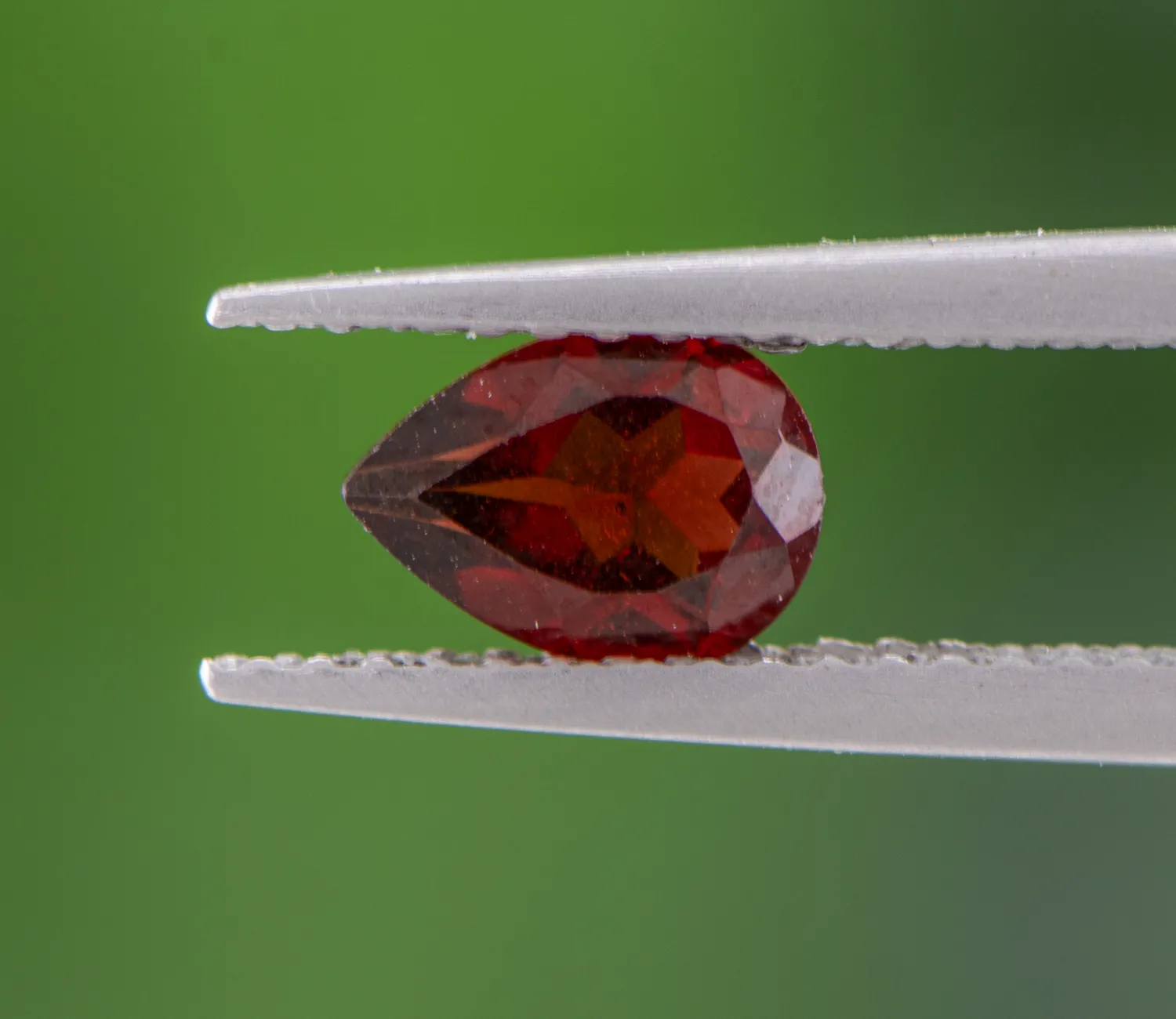 Granat 7x5 mm