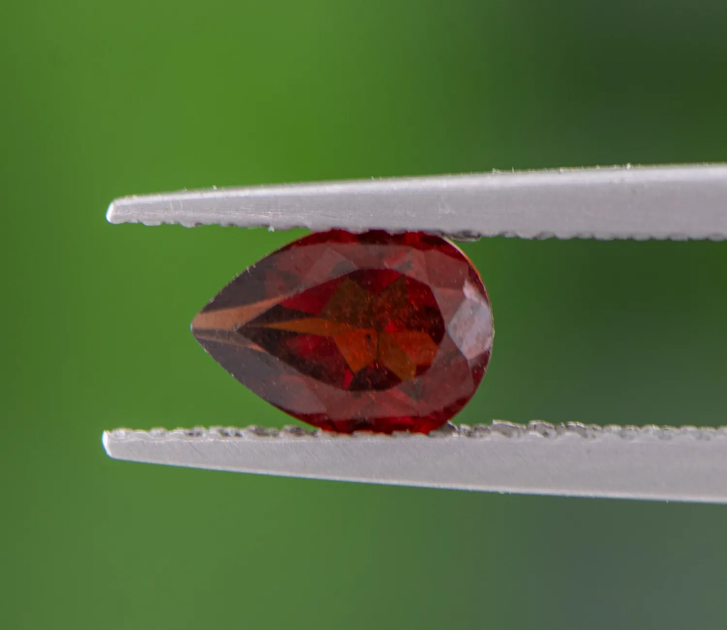 Granat 7x5 mm