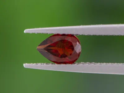 Granat 7x5 mm