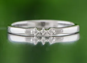 Elegancki pierścionek z diamentem