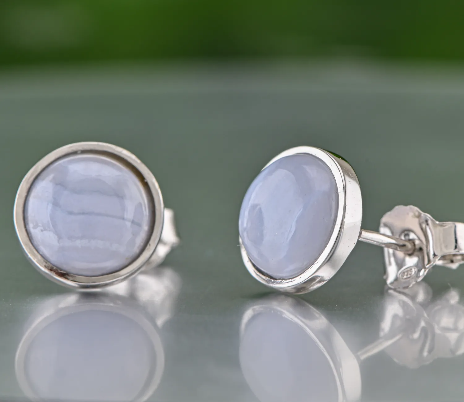 Srebrne kolczyki z chalcedonem