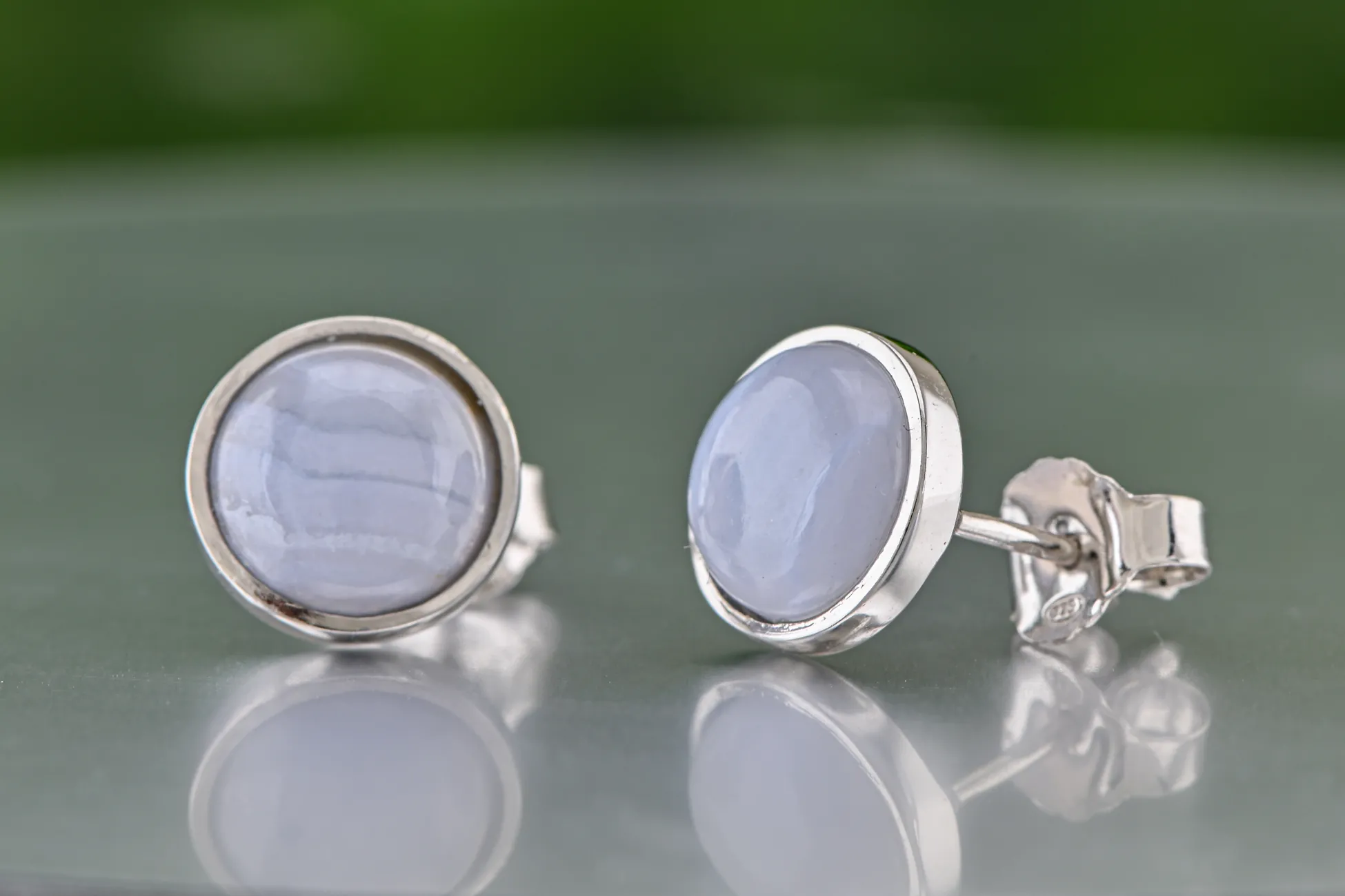 Srebrne kolczyki z chalcedonem
